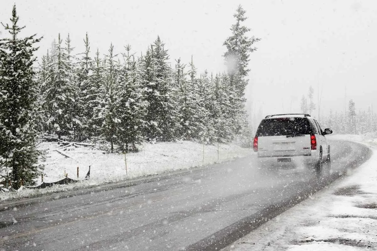Ce bouton méconnu change radicalement votre conduite sous la neige, l'avez-vous déjà utilisé ?