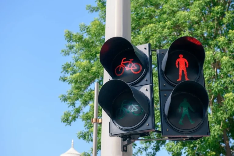 Piéton VS cycliste