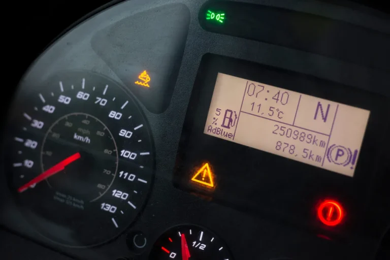 Pourquoi le voyant AdBlue est allumé malgré le remplissage