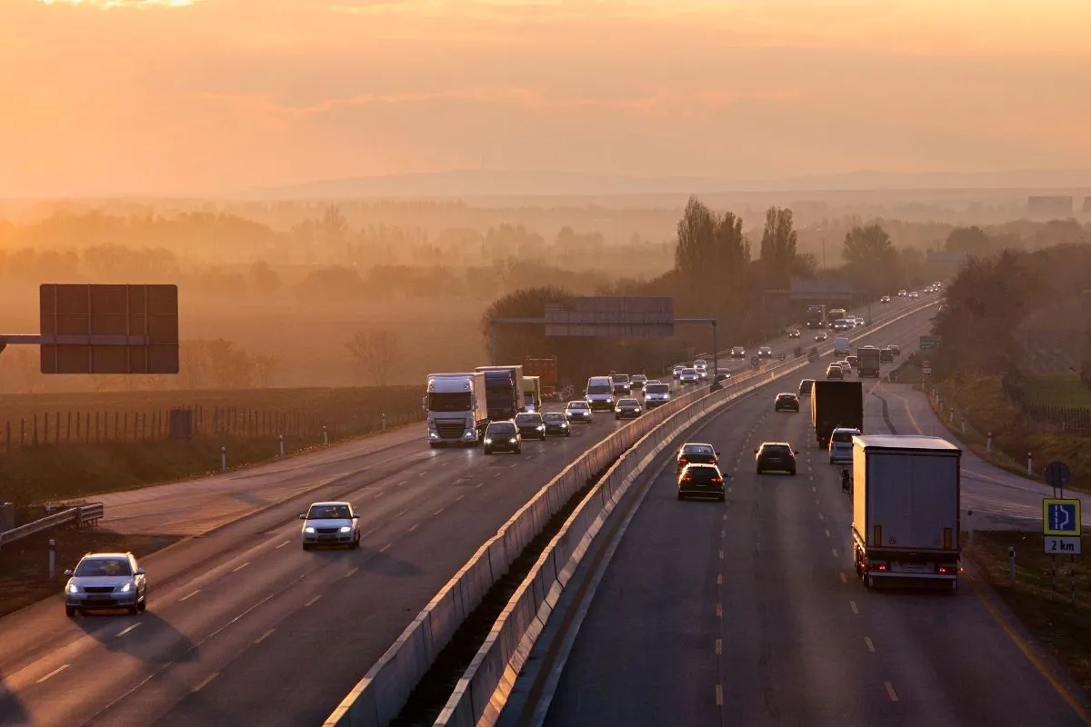 ce-pays-voisin-de-la-france-ou-les-camions-se-font-rares-soppose-a-lextension-des-autoroutes