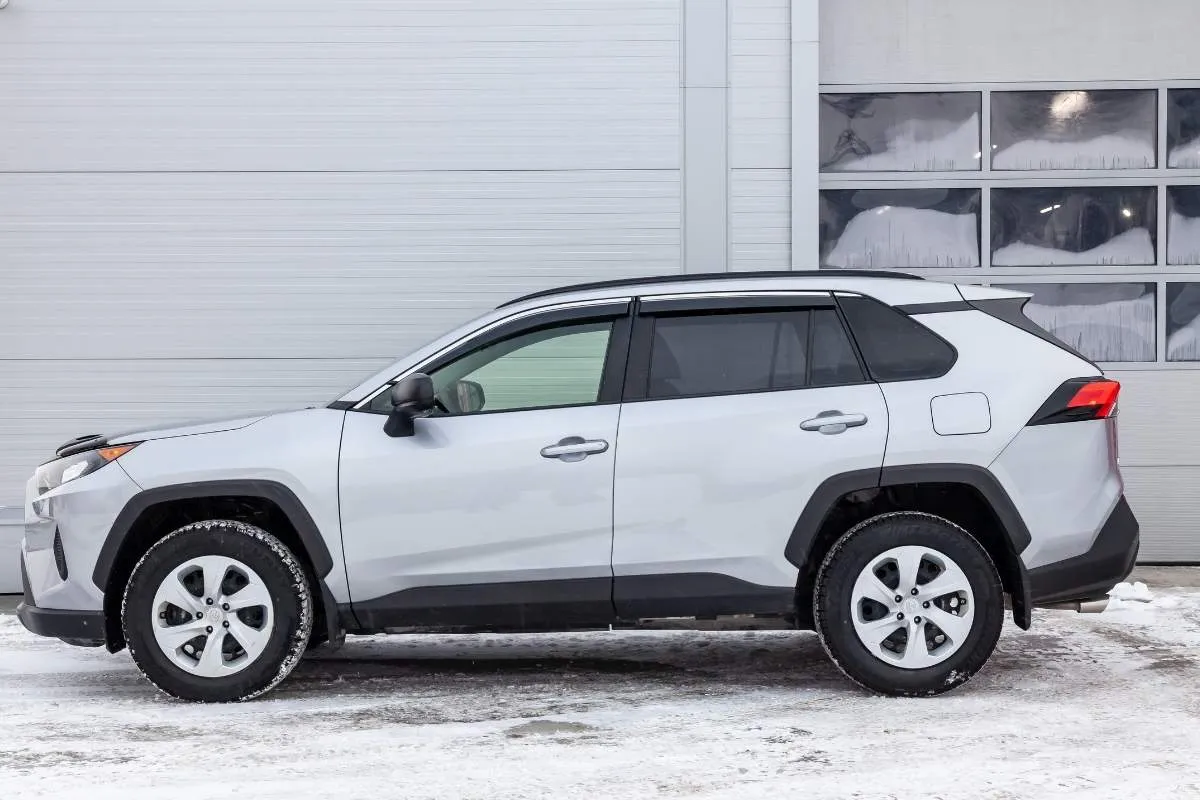 la-voiture-hybride-preferee-des-francaisen-2024-pourrait-bien-vous-surprendre