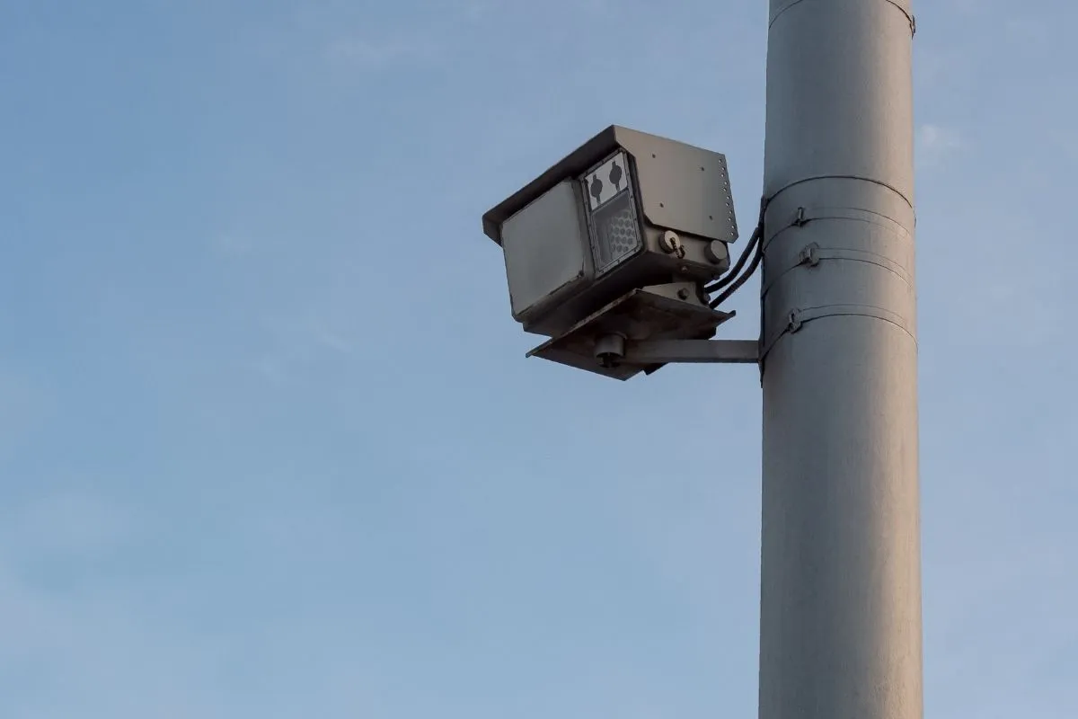 radars-urbains-nouvelle-generation-2025-vous-ne-croirez-jamais-ce-quils-verbalisent