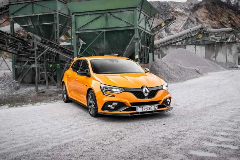 renault-4-fiat-grande-panda-citroen-e-c3-ces-citadines-electriques-qui-changent-tout