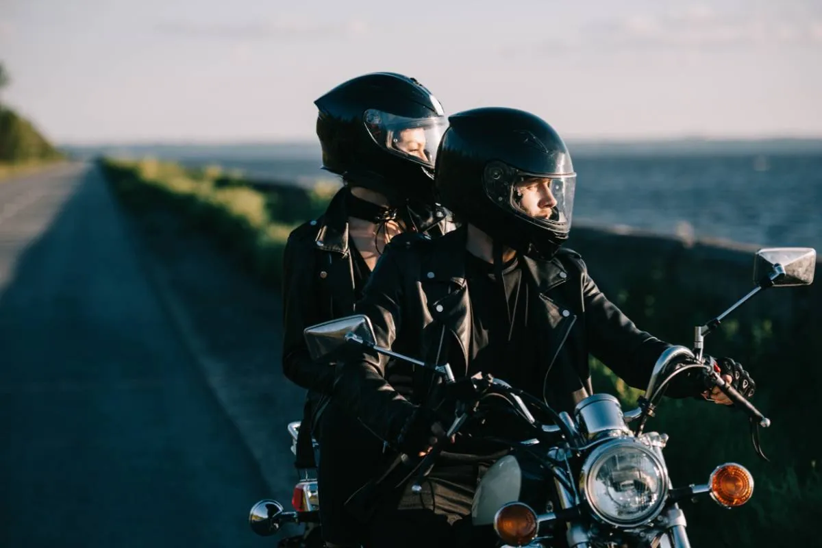 les-precautions-a-prendre-pour-voyager-en-toute-liberte-a-moto