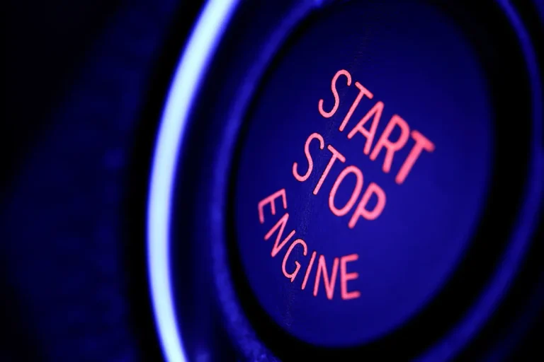 Avantages et inconvénients du Start and Stop ce qu'il faut savoir